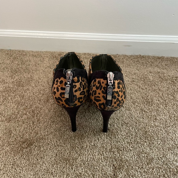Guess Cheetah Print Bootie Heel - Picture 2 of 3